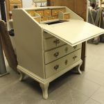 746 2384 CHEST OF DRAWERS